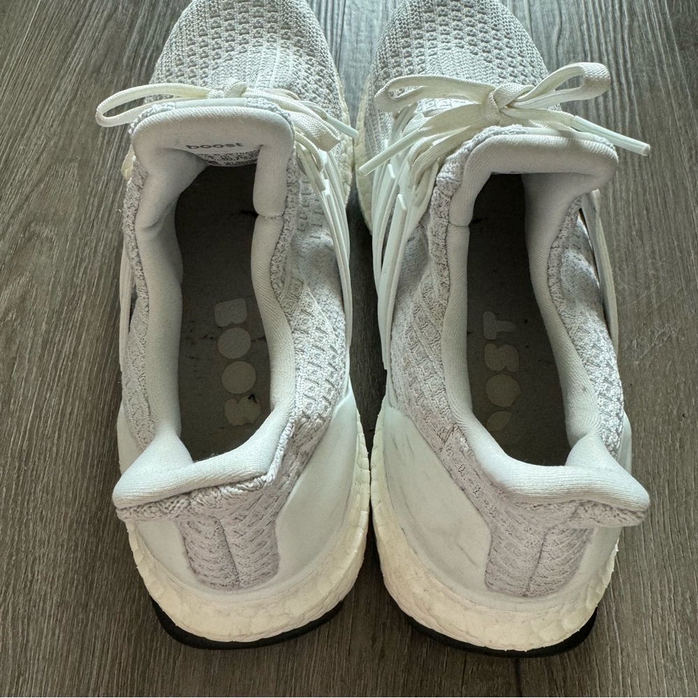 adidas ultraboosts - Picture 3 of 4
